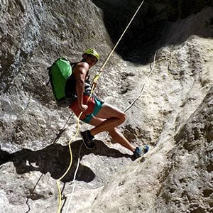 Descente en rappel dans le canyon de la Ferné avec Rocksiders