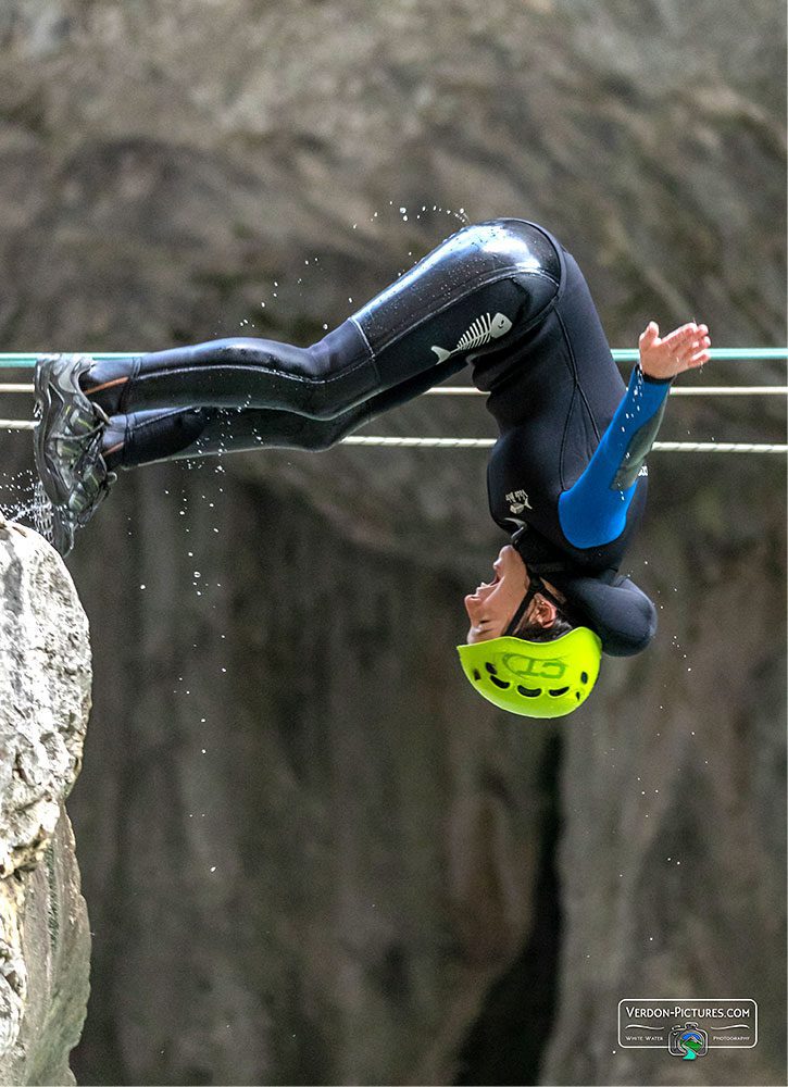 Saut en canyoning aquatique dans le Verdon avec ROCKSIDERS